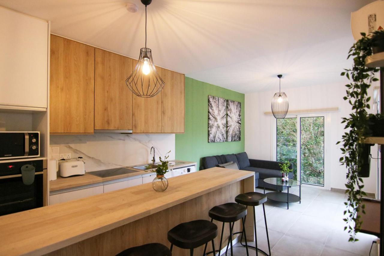 Phaedrus Living: Seaside Modern Flat Limnaria 123 Apartment Paphos Bagian luar foto