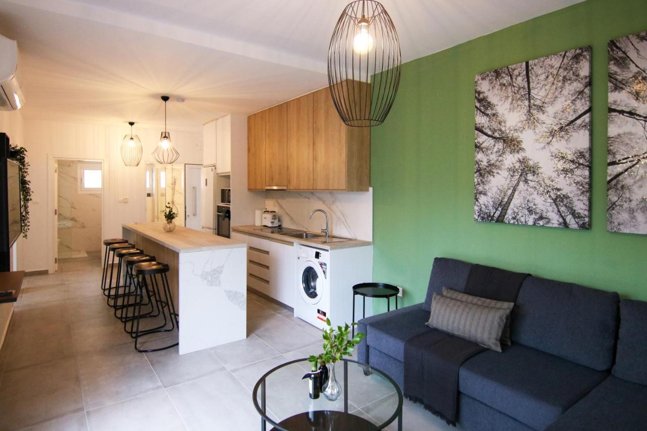 Phaedrus Living: Seaside Modern Flat Limnaria 123 Apartment Paphos Bagian luar foto