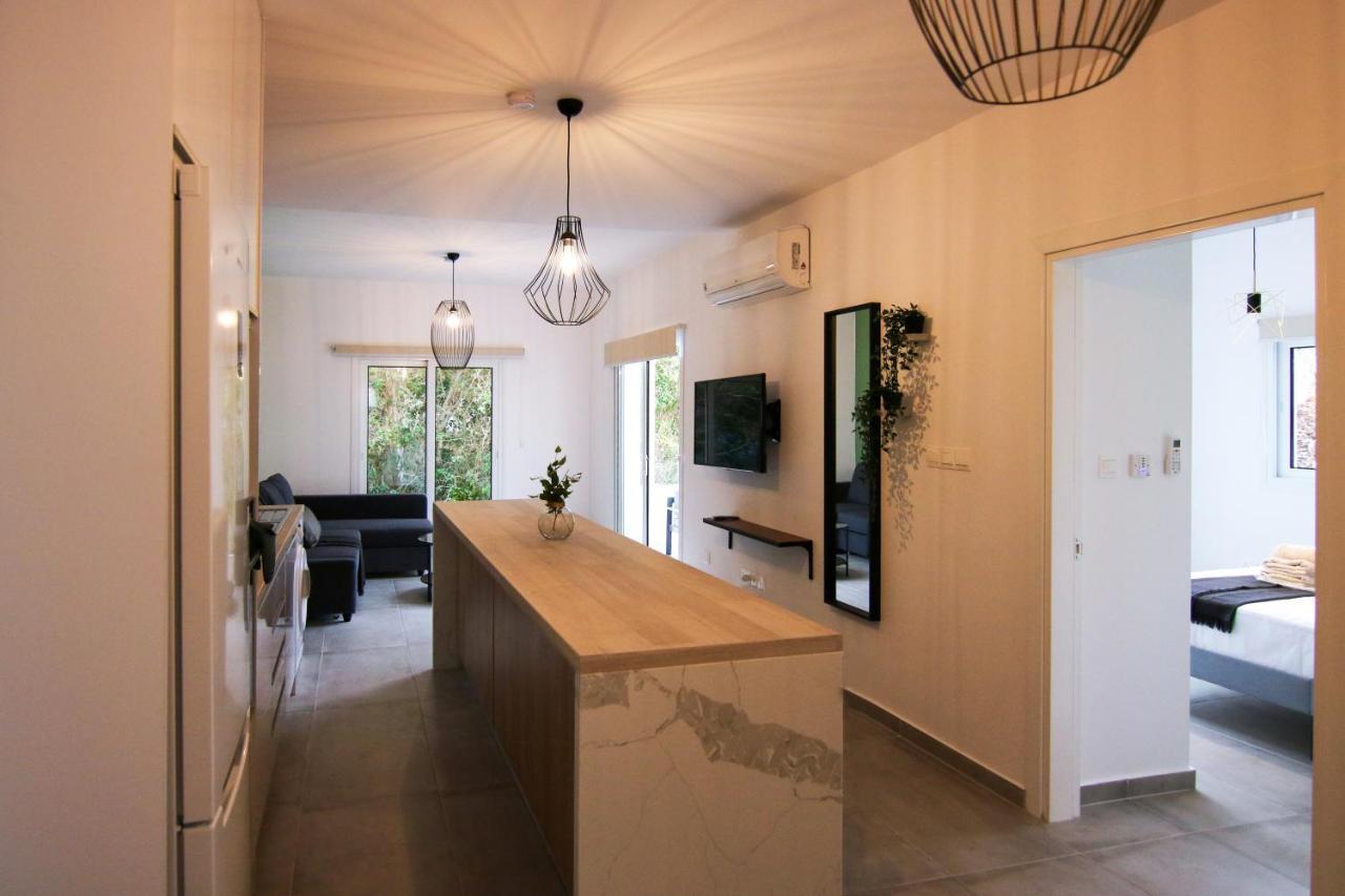 Phaedrus Living: Seaside Modern Flat Limnaria 123 Apartment Paphos Bagian luar foto