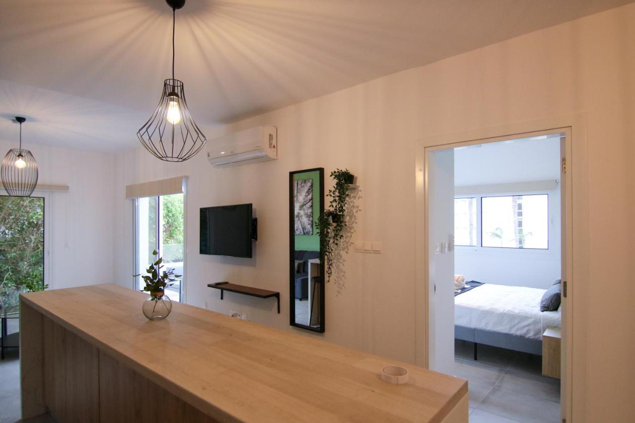 Phaedrus Living: Seaside Modern Flat Limnaria 123 Apartment Paphos Bagian luar foto