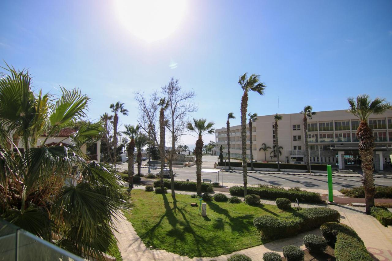 Phaedrus Living: Seaside Modern Flat Limnaria 123 Apartment Paphos Bagian luar foto